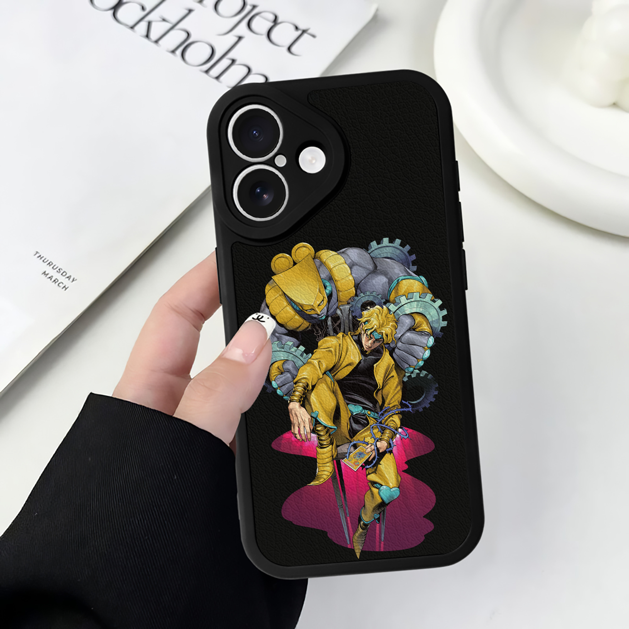 （画像用） ジョジョの奇妙な冒険 ディオ?ブランドー JoJo's Bizarre Adventure Dio Brando 【iPhone 16シリーズ対応】シリコンスマホケース（レザー調） 材質：シリコン